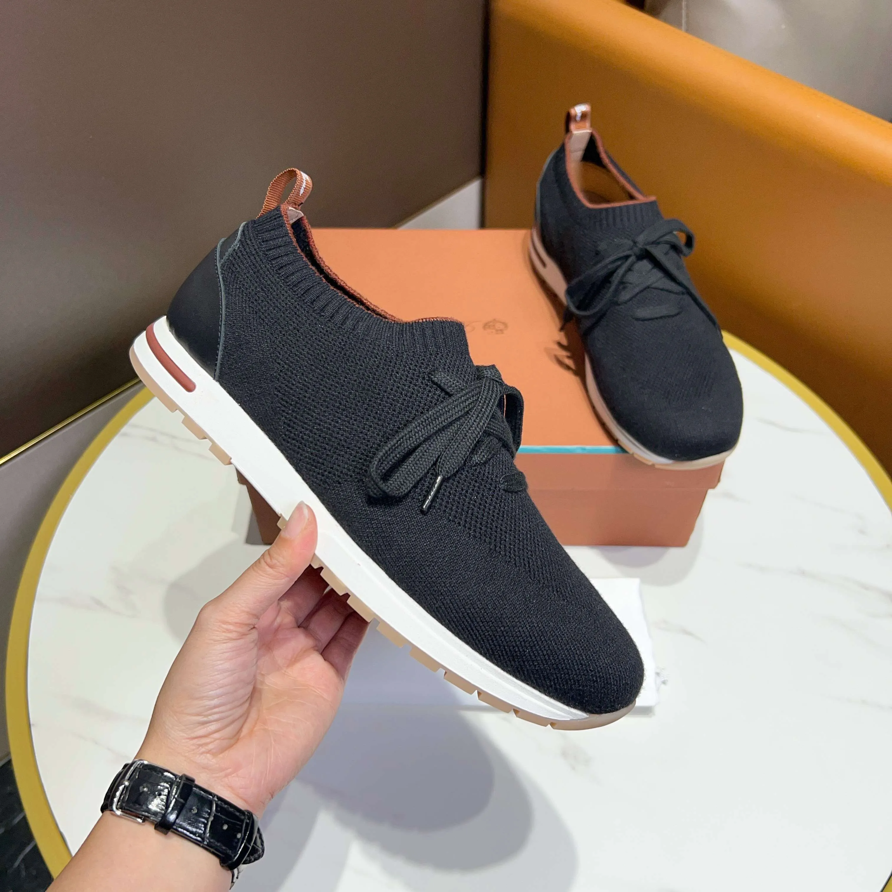 Factory price 400💰 (Loro men's shoes💰iana) New moccasin shoes official website original 1:1 mold opening, original quality💯Fine workmanship, high-end luxury☘The upper is made of original waterproof treated breathable fly-woven suede🌴Luxury🐂Leather lining🍓Rubber wear-resistant and non-slip outsole, size 38-44 (size 45 can be customized)